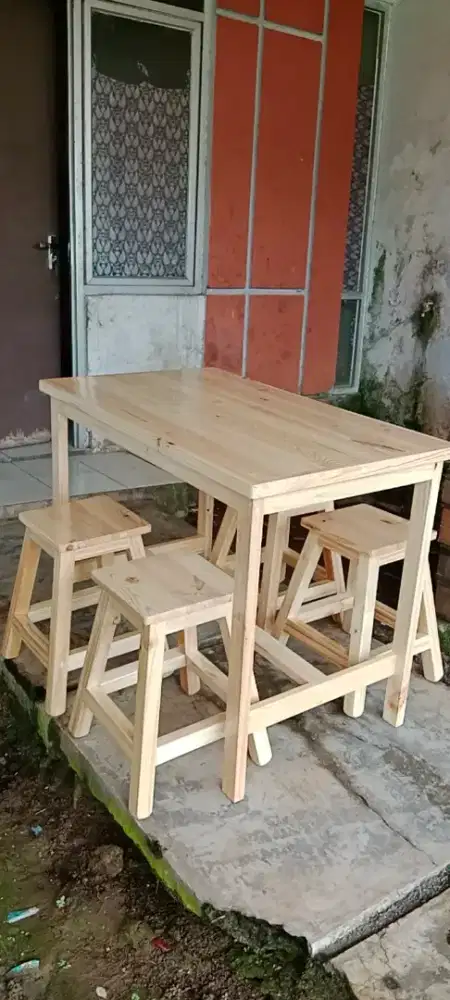 meja makan finishing natural glossy