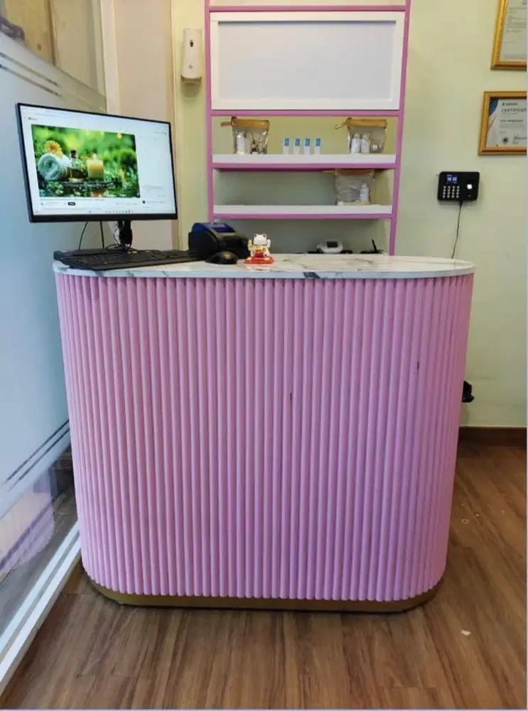 Meja Kasir Cantik Salon Klinik Kecantikan