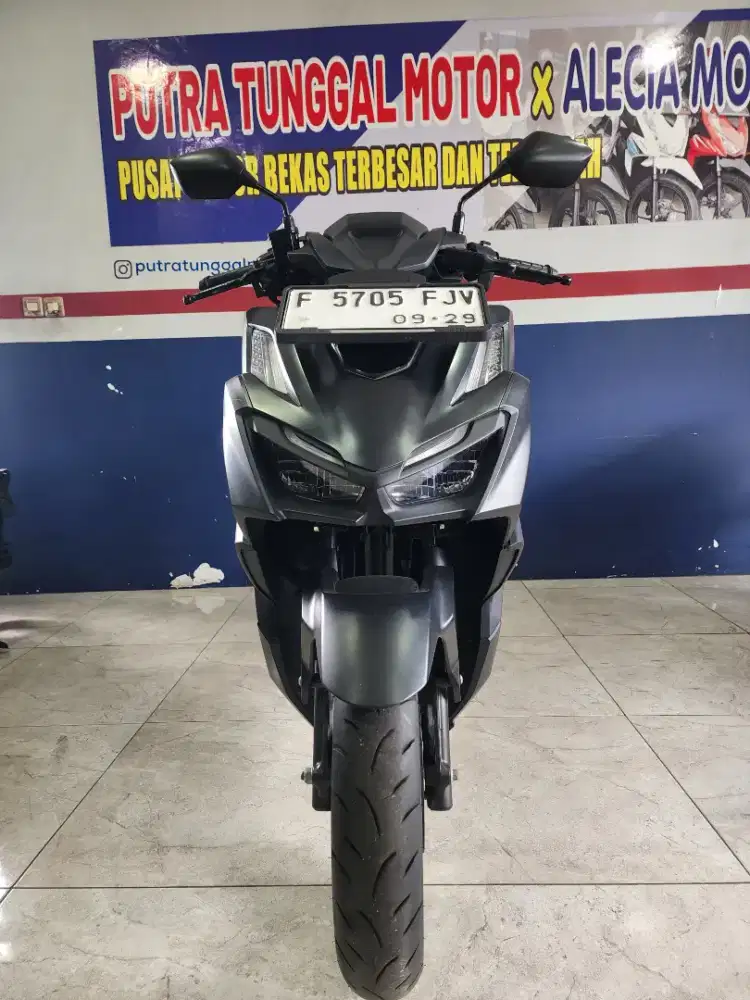 VARIO 160 CBS 2024 HITAM