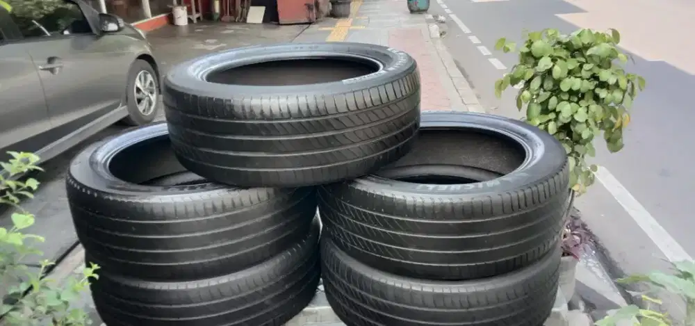 Dijual 5pcs ban 235/55/R19 Michelin Primacy 4 nik 2022 mlus hub Wa gan