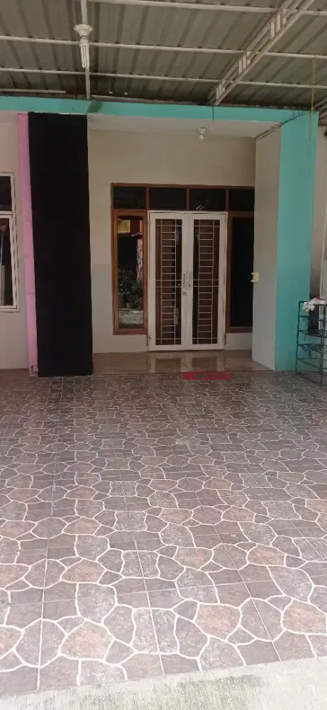 Disewakan Rumah Komplek 2 Lt