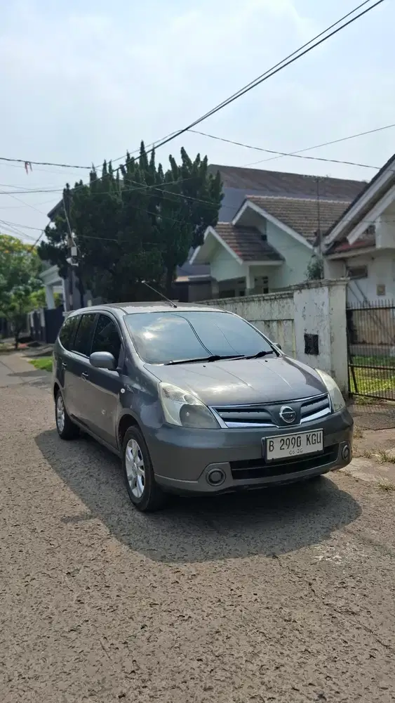 Nissan Grand Livina SV 2013 Matic Good Condition
