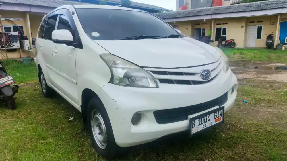 All new xenia 2015 1300cc MT