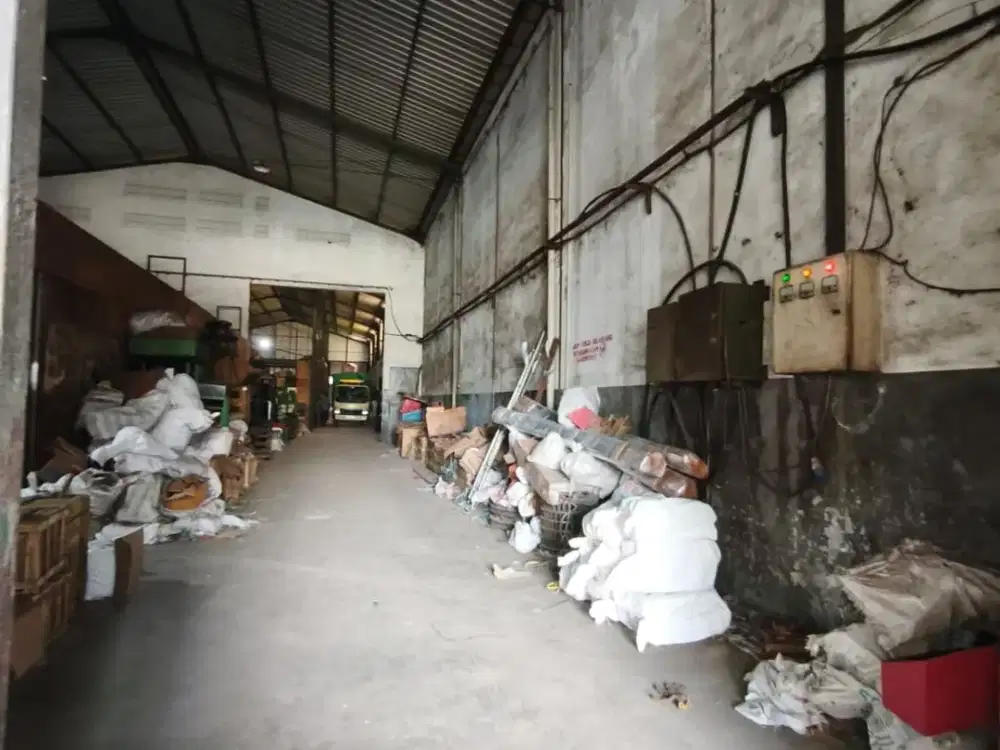 Gudang Siap Pakai Strategis Jalan Raya Kedamean (LIKI)
