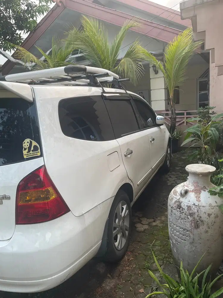 Nissan Grand livina 2012 Bensin