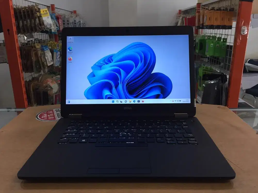 DELL Latitude E7470 Core i5 Ram 8GB SSD 256GB 14in Slim Mulus