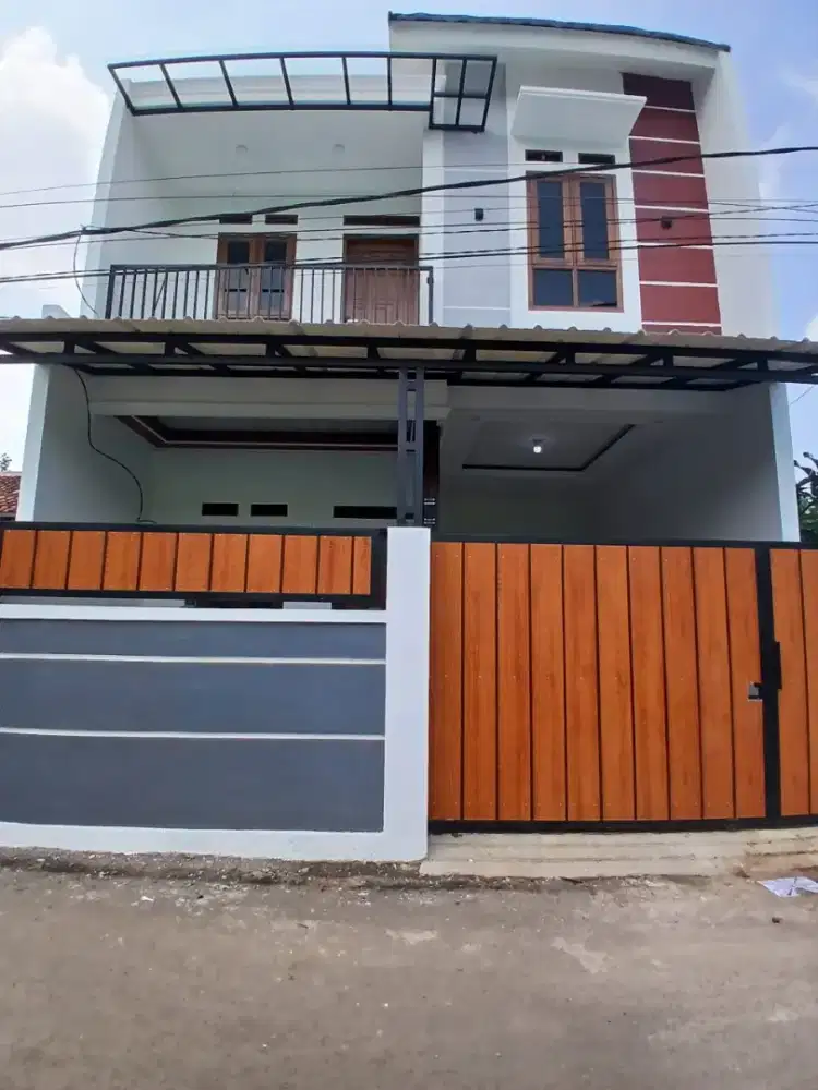 Rumah baru 2lantai dkt ke cibubur hrga 660jt