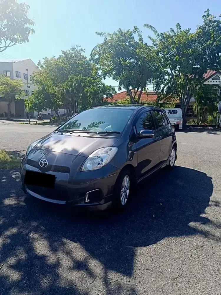 Toyota Yaris e 2013 manual km 90ribuan