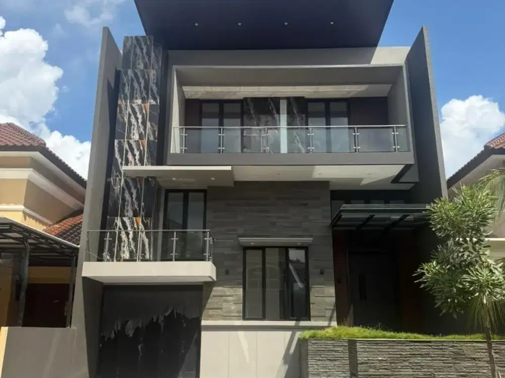 2.5 Lantai (Split Level) Rumah Baru di Fullerton Citraland Utama