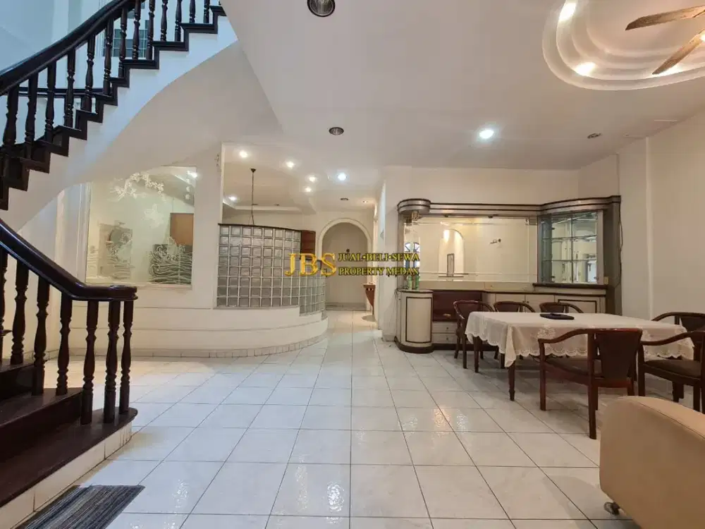 Rumah Baru Renov 2,5 Tingkat Dijual di Komplek Taman Polonia 3 - Medan