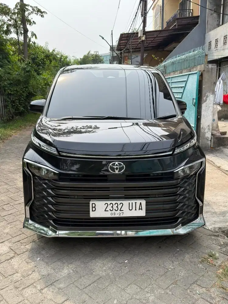 Toyota Voxy 2022