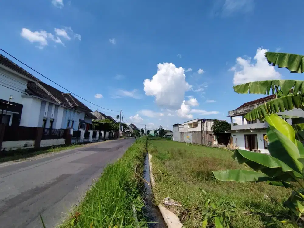 Belakang Kampus UNRIYO MAGUWOHARJO, Tanah Kavling Mangku Jalan Raya