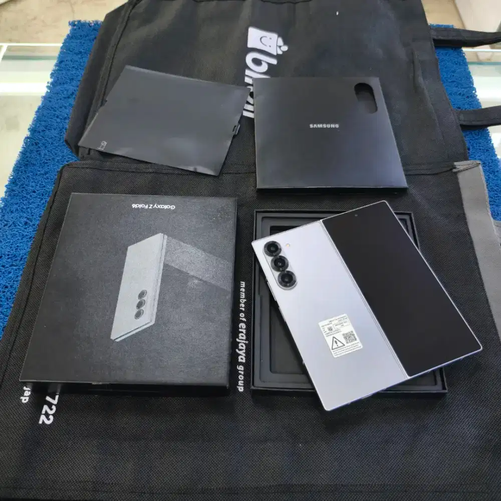 Samsung Galaxy Z Fold 6 12/256gb Mulus terawat Ex Grs resmi Sein