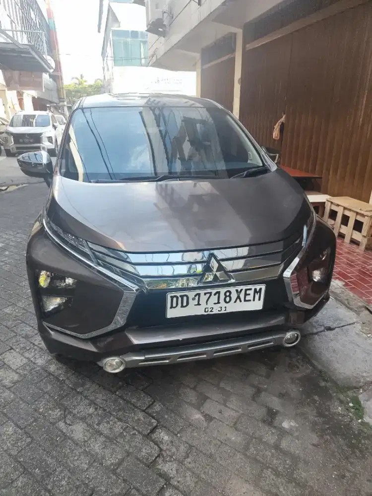 Di Jual Mobil Xpander warna coklat