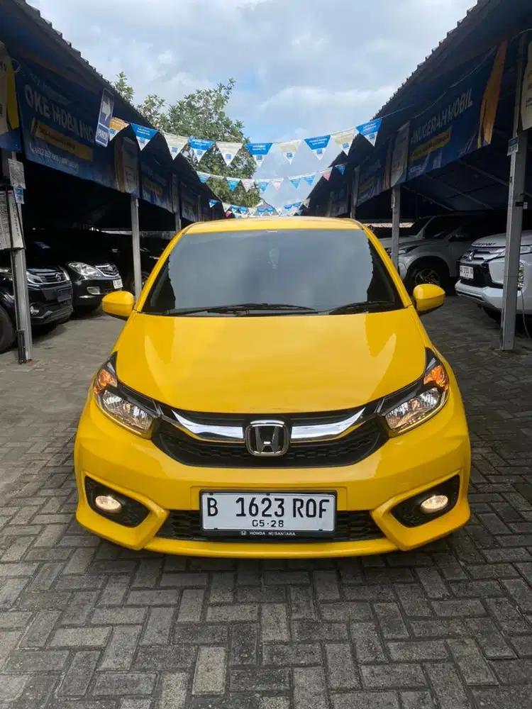 Honda Brio Matic 2023 Kuning Low KM 29rb bebas tabrak banjir DP Murah