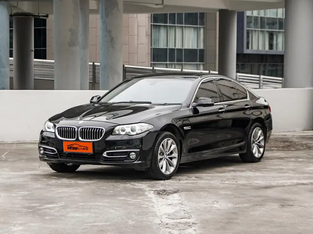 BMW 520i Luxury LCI facelift 2015 hitam ganjil