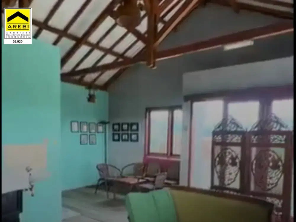 Villa Luas dengan Nuansa Alam Asri dan Udara Sejuk di Kawasan Wisata di Dekat Palalangon Bandung
