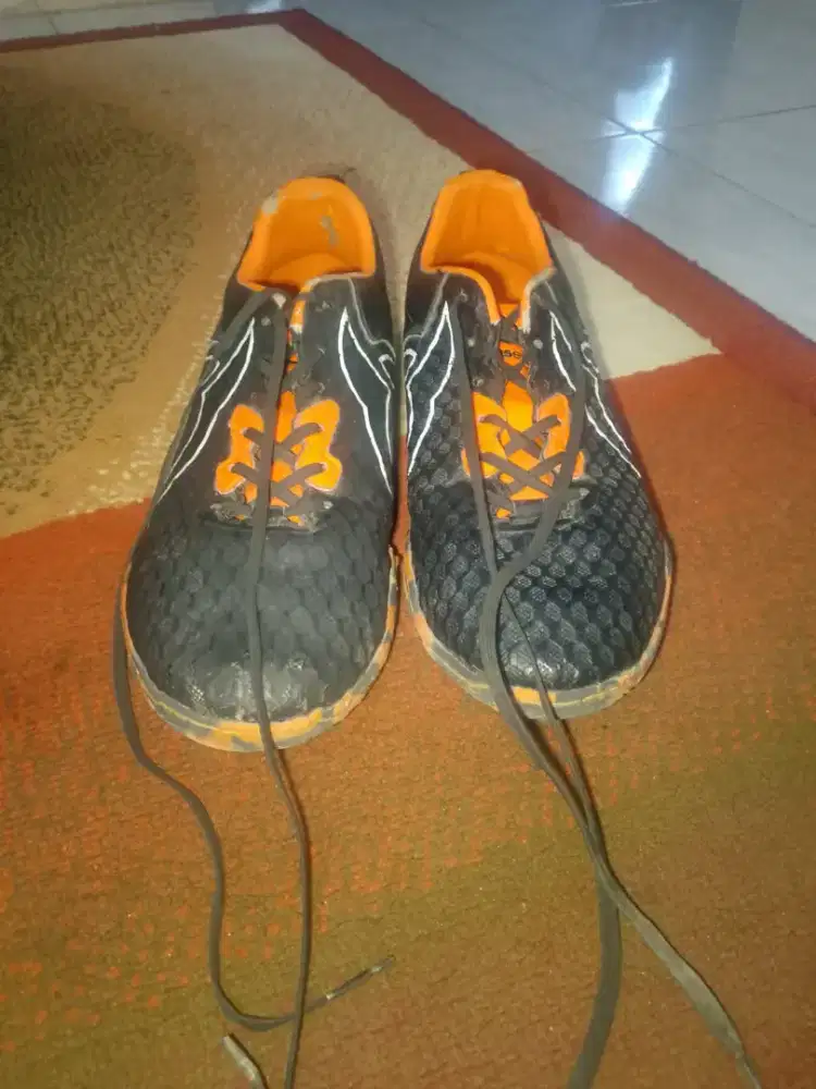 Sepatu Ortus peria