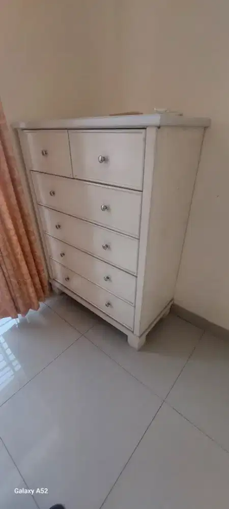 Lemari serbaguna