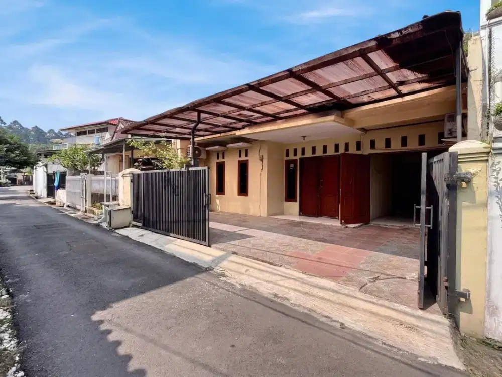 RUMAH DI TEBET BARAT YANG BISA JALAN KAKI KE TEBET ECO PARK, LEBARNYA 9 METER ?!