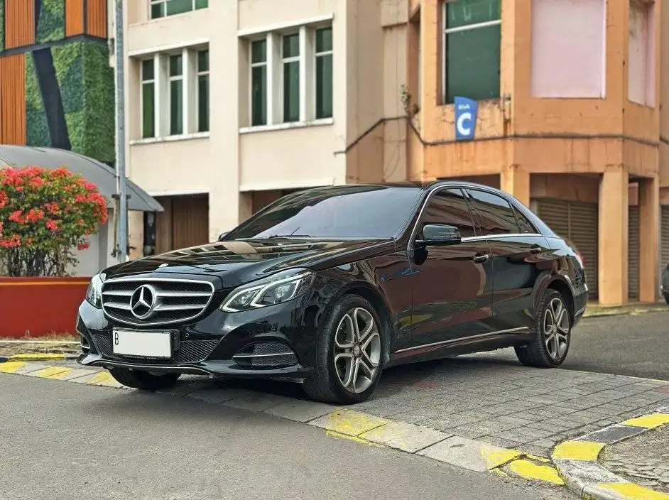 Jual Cepat 2015 Mercedes Benz E 250 E edition Facelift Hitam 33rb Mile