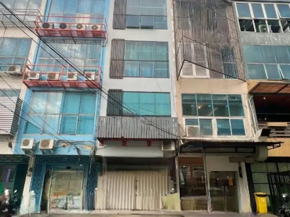 TURUN HARGA Jual / Sewa Ruko 4 lantai sudah renov di Manyar Kertoarjo