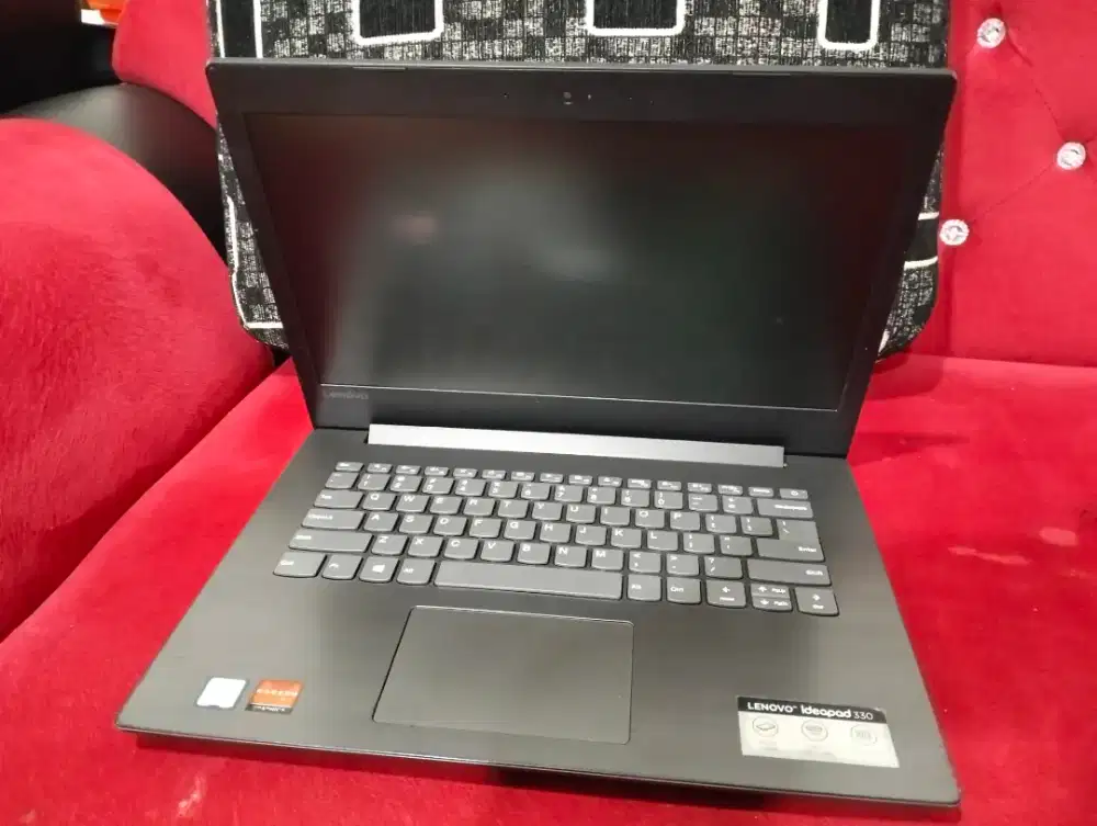 Lenovo Ideapad 330 core i7 gen 8/RAM 8 SSD 256/VGA Radeon 530