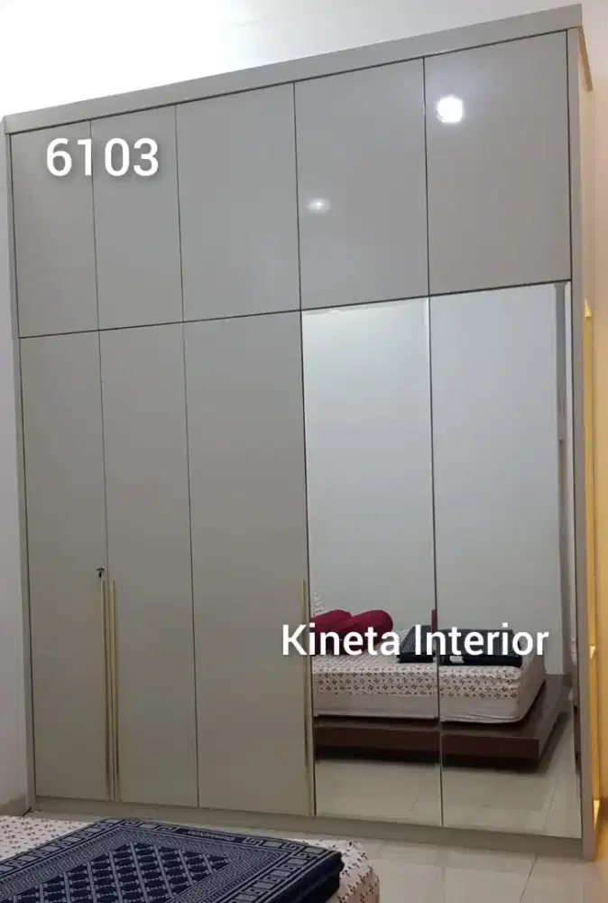 Lemari duco minimalis variasi lampu cermin samping
