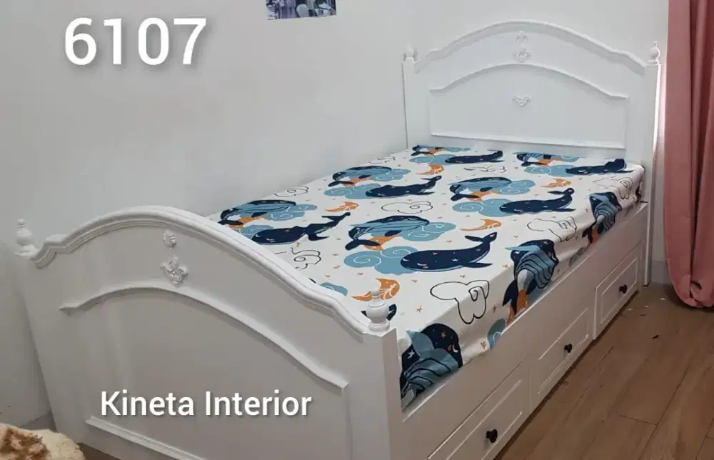 Dipan tempat tidur classi duco