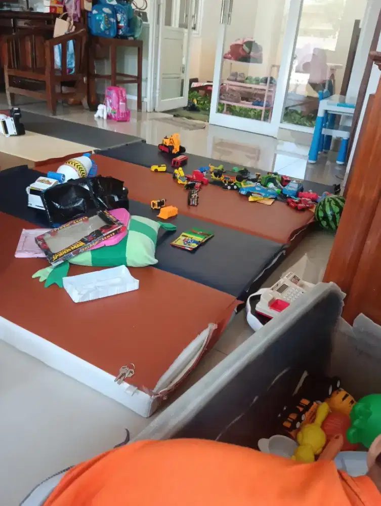 Dibutuhkan ART merangkap Momong
