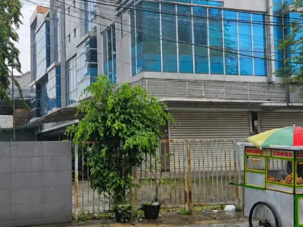 Murah!!! Disewakan Ruko posisi Hoek di Kayu Putih, Pulo Gadung