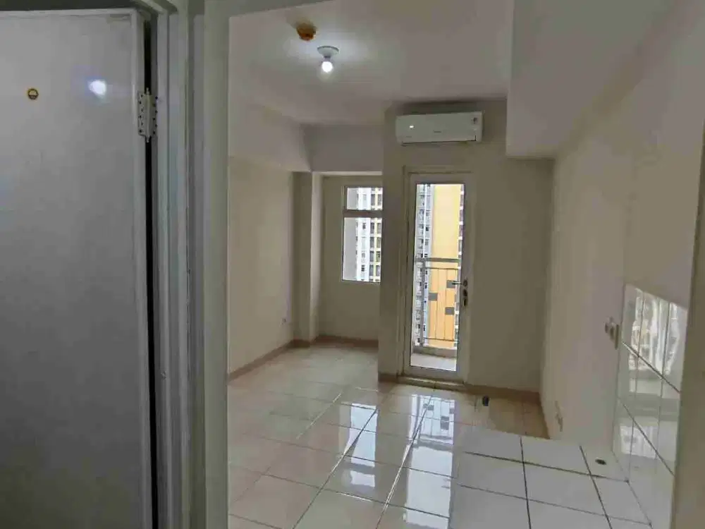 Dijual Studio View Pool Springlake Bekasi