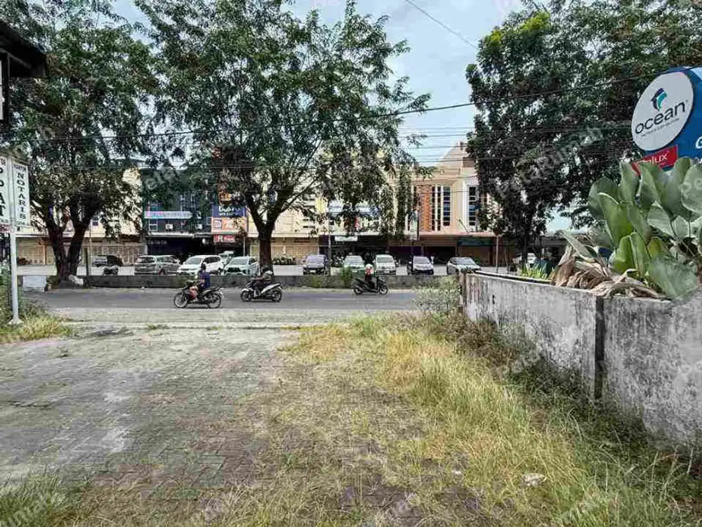 Jalan Cemara Seberang Pintu Grand Cemara Asri