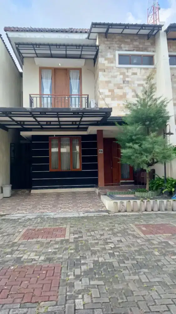 DIJUAL rumah cantik Full furnish Cluster dalam kota