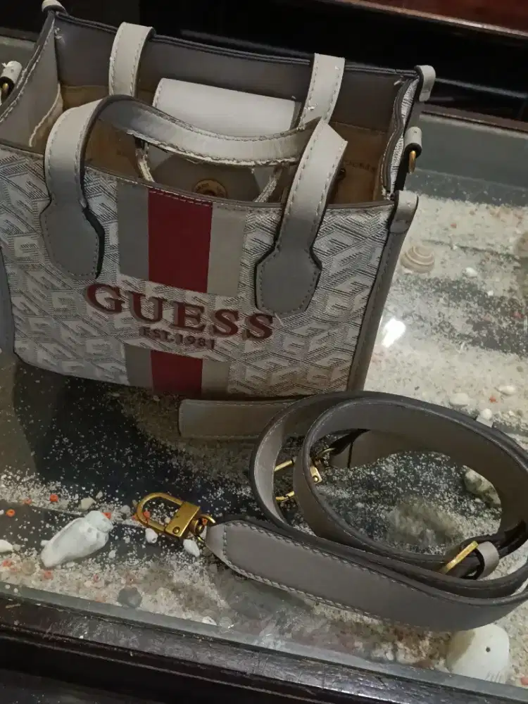 Tas Guess Wanita Original Bekas Masih Bagus Lengkap Strap Panjang