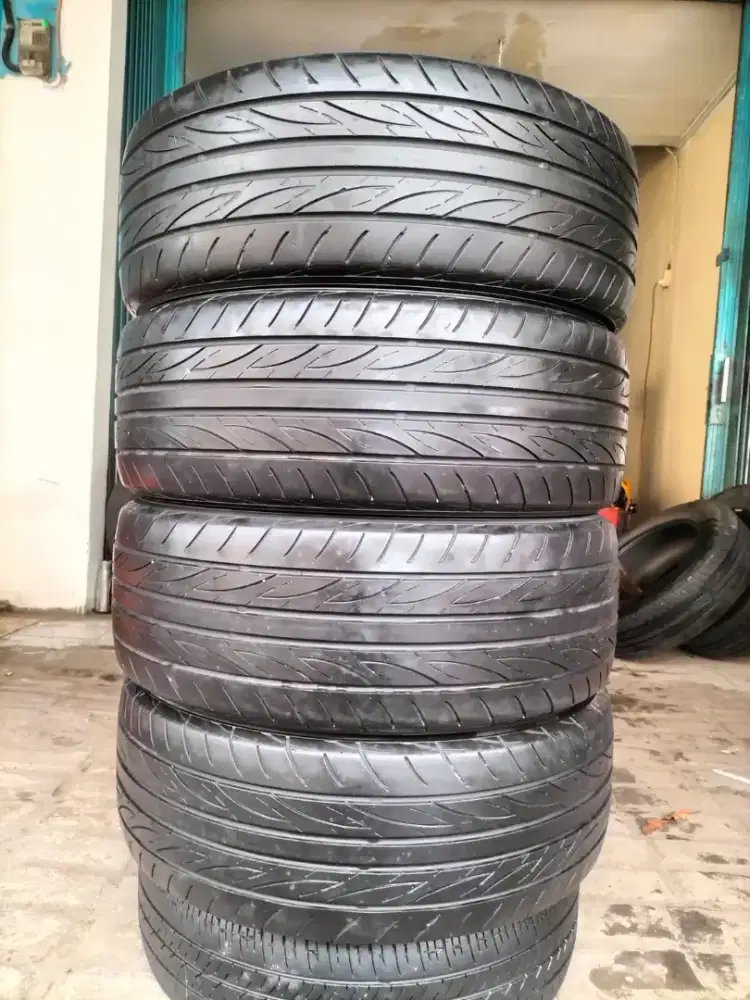 BAN 225/45 R19 YOKOHAMA ADVAN FLEVA