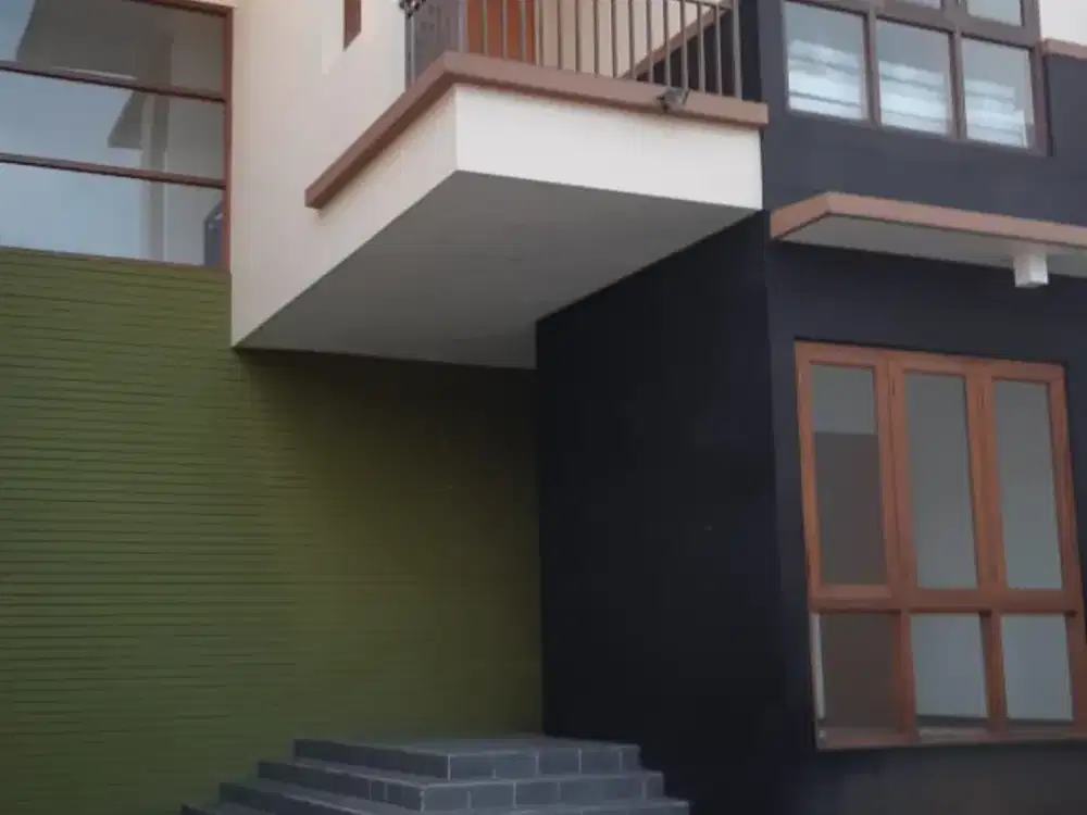 Disewakan rumah istana regensi 2 pasteur