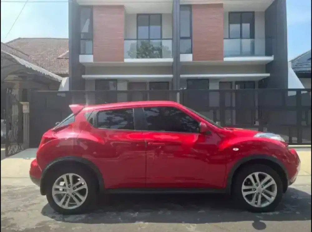 Dijual juke AT 2011 kondisi aman harga Nego