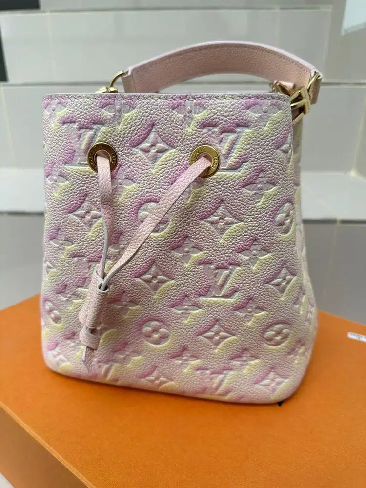 Lv Neo bb stardust lited edition excellent condition