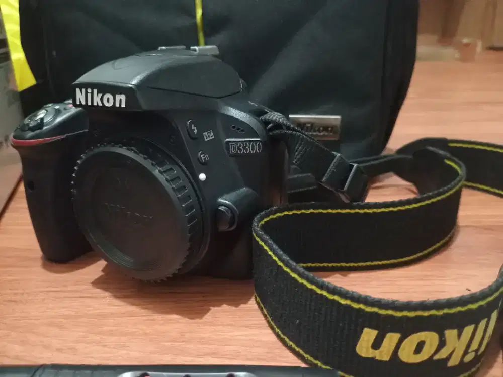 NIKON DSLR D3300 MURAH LENSA TELE KOMPLIT !!