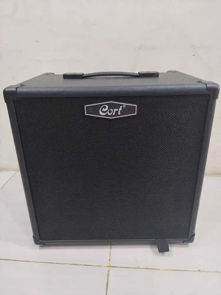 Ampli bass cort cm40b