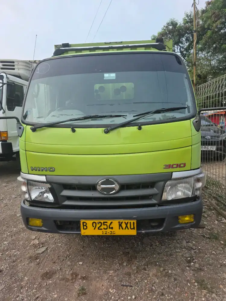 HINO DUTRO 110SD BOX