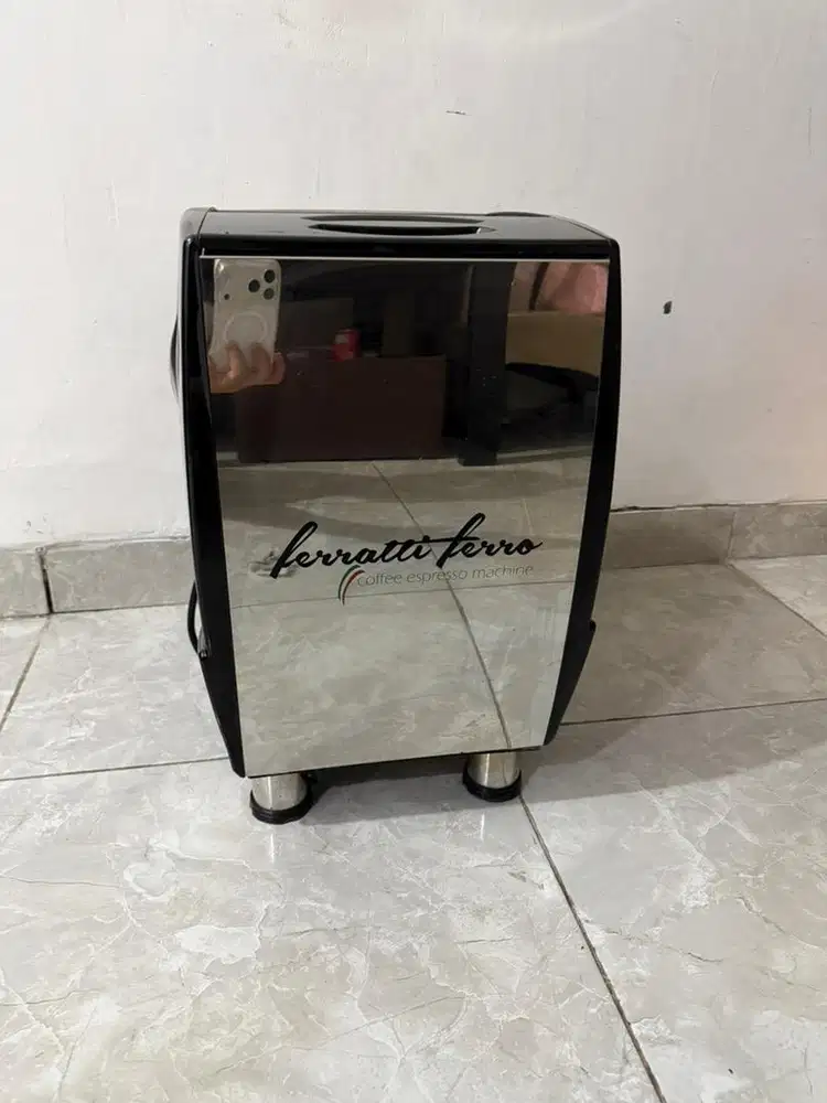 Mesin kopi expresso Ferrati Ferro