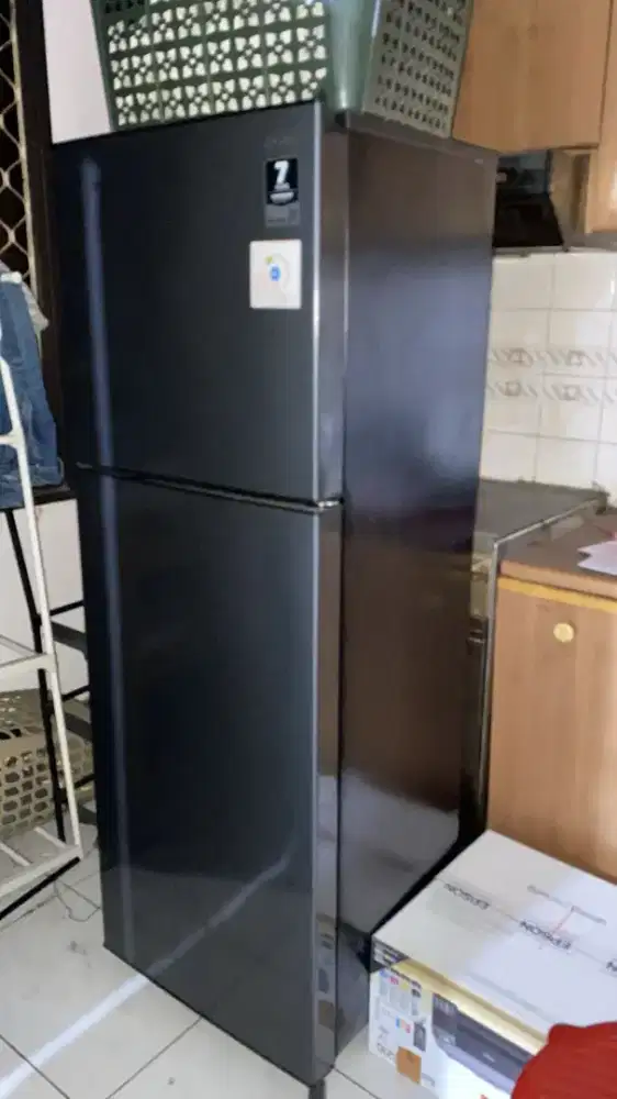 Kulkas  aqua masi baru