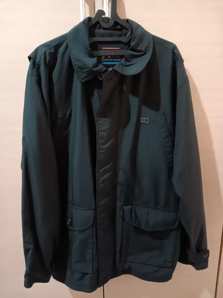 JAKET PRIA WARNA HITAM PRELOVED