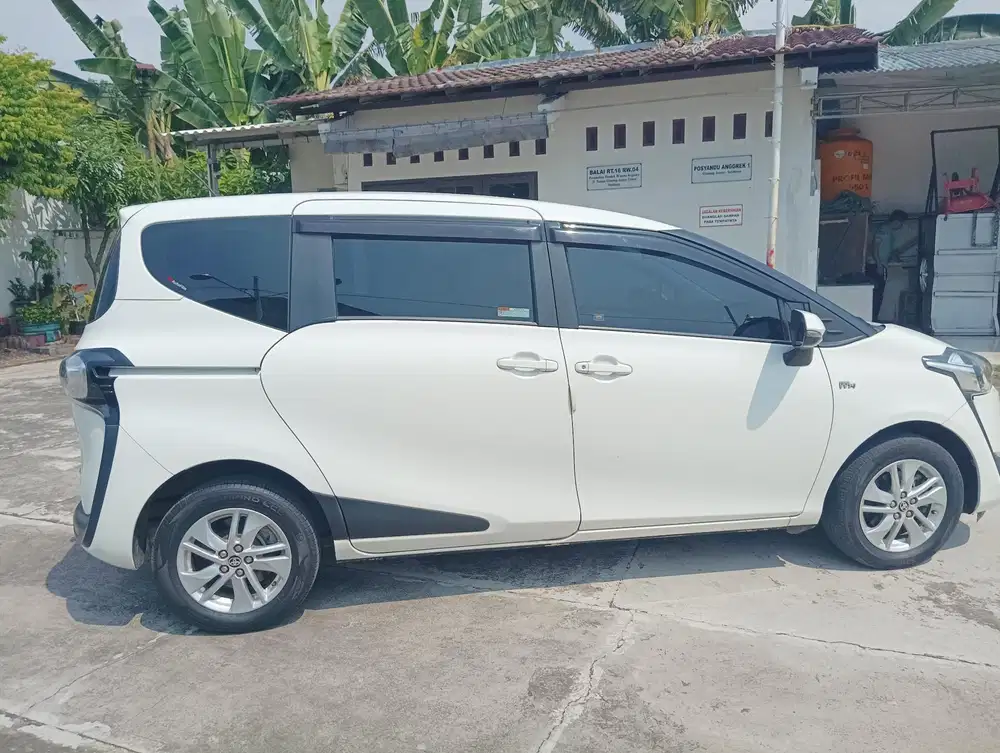 Toyota Sienta 2018 Bensin