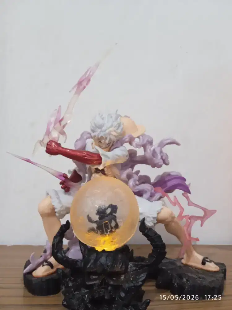 figur luffy gear 5
