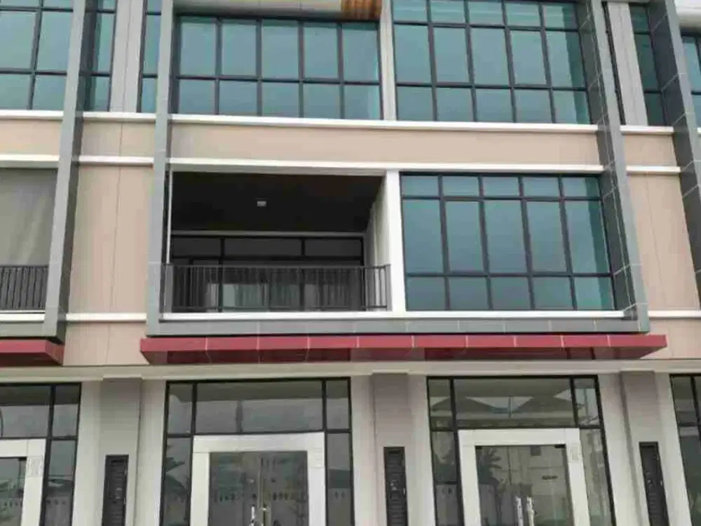 ruko crystal hadap jalan raya sumarecon bekasi