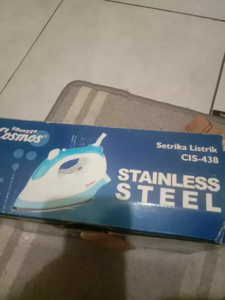 Setrikaan masih baru tidak pernah di pakai