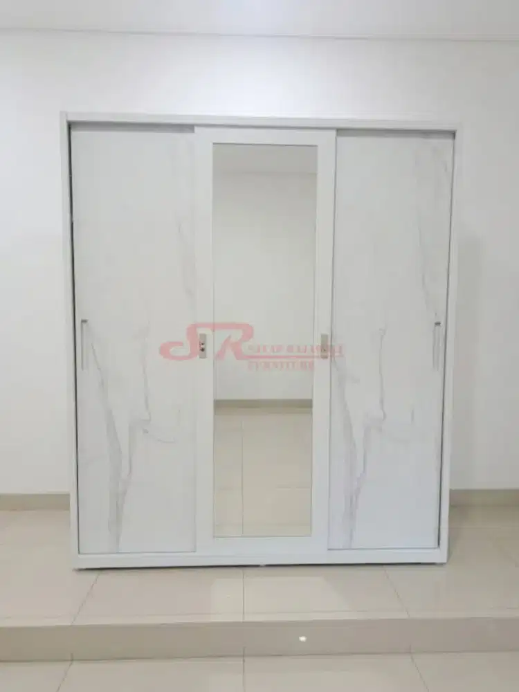Lemari Besi 3pintu Muat Banyak Design Estetik Murah Jogja (dwi)